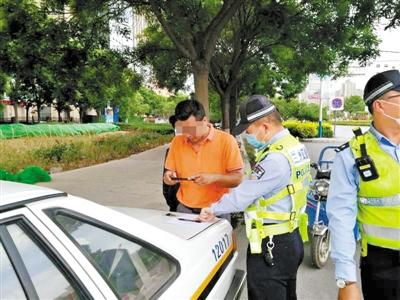 蘭州雁灘交警治理非機動車違法出妙招“寫保證書發朋友圈集贊”代替處罰