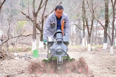 隴南：開足馬力備春耕