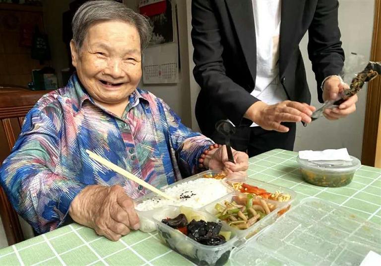 智慧養老托起幸福晚年 蘭州市推進“互聯網+”居家養老建設