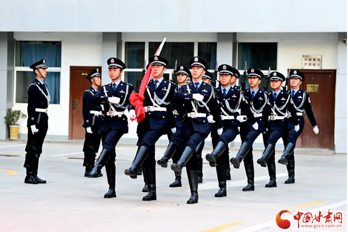 蘭州公安舉行慶祝中國共產(chǎn)黨成立100周年升旗儀式