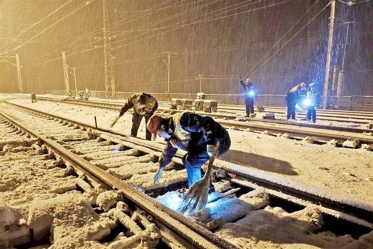 甘肅河西地區降雪 蘭新鐵路沿線啟動緊急預案