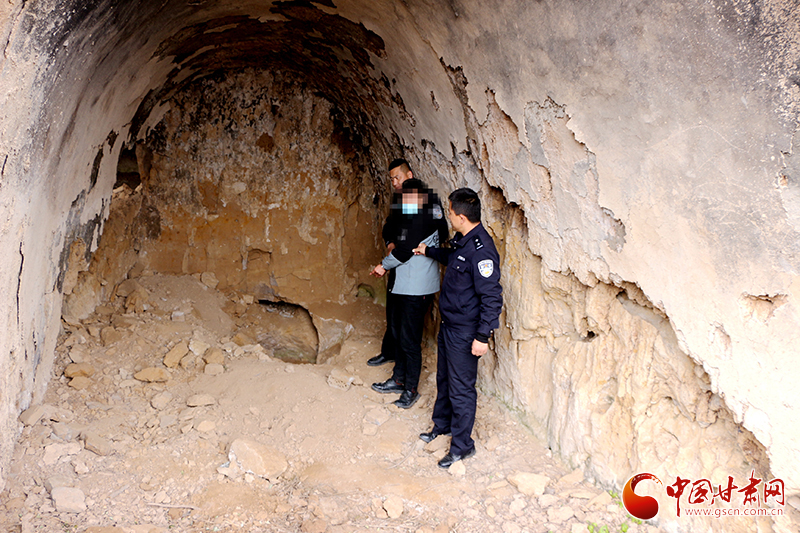 甘肅靈臺警方破獲盜掘古文化遺址案2起 追繳被盜文物51件