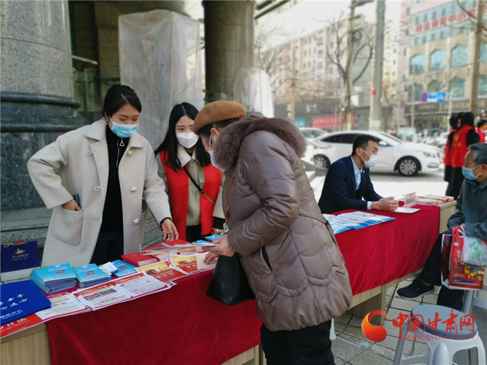 蘭州市張家園社區(qū)：志愿服務(wù)學(xué)雷鋒 普法教育進(jìn)社區(qū)