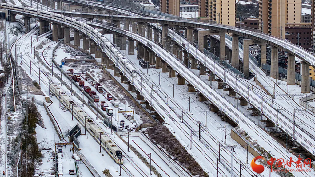 鐵路雪景震撼來襲